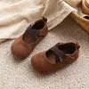 Sapatos de couro camurça estilo coreano para meninas, novos modelos de primavera e outono, sapatos de princesa estilosos para crianças, sapatos de sola macia para meninas de 3 a 6 anos