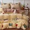 Juego de tres piezas de terciopelo de leche para dormitorio estudiantil, funda de edredón de forro polar de doble cara para otoño e invierno, juego de cuatro piezas cálido y engrosado de forro polar de coral