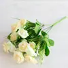 Flores Artificiales al por Mayor del Fabricante 15 Hierbas Silvestres Capullos de Rosa Flores Falsas de Seda Decoración de Exhibición para Sala de Estar Plantas Acuáticas Europeas