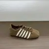 Estação Europeia Couro Macio Sapatos de Treino Alemães Femininos Verão Nova Moda Versátil Fundo Plano Sola Macia Retrô Casual Sapatos Forrest Gump