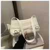 Bolsa Pequena de Ombro Versátil da Moda para Mulheres 2026 Nova Moda Bolsa de Ombro Versátil Design de Nicho Bolsa Lua para o Dia a Dia