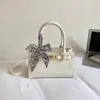 Bolsa com Padrão de Crocodilo para Mulheres, Nova Moda Verão 2026, Super Popular, Bolsa Tote Pequena Exquisita para Sair, Bolsa Quadrada Pequena de Ombro Único Transversal