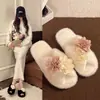 Nuevas pantuflas de algodón para mujer, cálidas con tiras cruzadas, versátiles y dulces, adecuadas para niñas jóvenes, otoño e invierno, con diseño floral, cómodas para uso en interiores