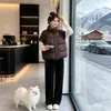 Novedad Otoño/Invierno 2026 Chaleco de Algodón con Punto Grueso Patchwork Cuello Alto para Mujer Diseño Corto con Sentido Cardigan Chaleco Ropa de Abrigo