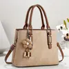 Bolsa Feminina Texturizada Elegante para o Dia a Dia com Pingente Floral, Bolsa de Mão com Alça de Ombro, Bolsa Transversal para o Trabalho Diário, Bolsa para o Trabalho