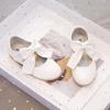 Zapatos de Cuero Pequeños Blancos para Niñas Zapatos Individuales Zapatos para Niños Primavera y Otoño Princesa Estudiantes de Primaria Planos Suela Blanda Zapatos de Mesa Niñas