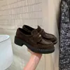Em Estoque~ Sapatos Loafer Slip-On de Couro Integral Estilo Britânico Vintage com Solado Grosso para Mulheres 2025 Novo Modelo Amiu Salto Bloco Sapatos Pequenos de Couro