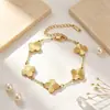 Pulseira de Trevo de Quatro Folhas de Cinco Pétalas a Laser Coreana Nova Diária Versátil Fashionável Exquisita Sensação de Alto Padrão Fabricante de Joias de Mão Atacado