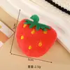 Accesorios de Pasador de Fresa de Peluche de Dibujos Animados, Broche de Fresa de Muñeca Linda, Decoración DIY Semi-Terminada al por Mayor