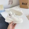 Sapatos de Pão Estilo Coreano Leves Aumentadores de Altura Painel de Couro Sapatos Moda Casual Novos Sapatos Primavera e Outono 2025 Lz6077