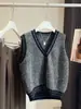 Chaleco de Punto Grueso Color Block con Lentejuelas y Cuello en V para Mujer, Temporada Otoño/Invierno 2025, Corte Holgado, Chaleco Superior para Superponer