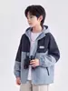 Chaqueta con Capucha de Bloques de Color para Niños Estilo Primavera/Otoño 2026 Nueva Chaqueta Cortavientos para Exteriores para Niños Medianos/Grandes Trendy Casual
