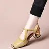 Sandalias Huecas de Punta Cerrada para Mujer, Nuevo Estilo de Verano, Tejidas de Moda, Punta Cuadrada Baja Metálica, Tacones Altos Versátiles para el Trabajo
