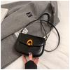 Bolsa Vintage de Nicho para Axila Feminina 2024 Nova Tendência Fashion da Coreia do Sul Bolsa Sela Simples Versátil para Ombro e Transversal