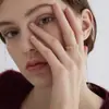 Anillo Dorado Estilo Coreano Diseño de Nicho Femenino Estilo Frío Anillo para Dedo de Comida Lujo Ligero Gama Alta Versátil Anillo Abierto de Flor