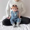 Roupas de Verão para Bebê Conjunto de Duas Peças para Bebê Roupa de Verão Estilo Coreano Elegante para Bebês e Crianças Pequenas Conjunto de Macacão Jeans Roupa de Primeiro Aniversário Verão