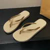 Chinelos para Uso Externo de Verão Feminino Novos Sola Macio Antiderrapante Cor Pura Casais Splint Arrastão ao Ar Livre Sapatos de Praia