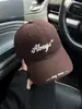 Gorra de Béisbol para Mujer, Gorra Suave con Visera y Letras, Blanca y Roja, Casual Versátil Protección Solar, Adelgazante Facial, Gorra de Pareja para Hombre