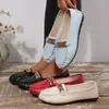 Cross2026 Primavera Otoño Nuevo Fondo Plano Boca Baja Europeos y Americanos Elegantes Mocasines con Cadena Metálica Zapatos Casuales para Mujer Zapatos de Vestir