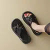 Sandalias de suela gruesa para mujer, nuevo modelo de verano 2026, impresionantes sandalias romanas para uso exterior, transpirables, versátiles, cómodos zapatos de playa