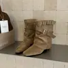 Botas bootcut com aumento de altura interna, Botas de combate, Botas de salto alto slim-fit outono/inverno 2026, combinadas com saias, Botas pretas curtas doces e estilosas, Botas slim-fit