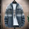 Cardigan de Tricô Jacquard Estilo Étnico Retrô Masculino Gola Alta Listras Coloridas Solto Casaco Suéter Roupa Masculina