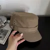 Gorra de Béisbol Estilo Coreano Retro Algodón Lino Circunferencia de Cabeza Grande Parte Superior Plana para Mujer Primavera Otoño Moda Remaches Versátil Adelgazante Facial Sombrero Ecuestre
