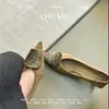 Edição Premium~Sapatos femininos de bico fino estilo francês com fivela de metal, salto alto fino, estilo vintage, adequados para o trajeto e o trabalho