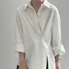 Moda Coreana de Alta Gama Dongdaemun para Mujer Colección Primavera 2026 Camisa con Abertura Lateral Irregular y Botón Diagonal Nuevo Estilo de Primavera para Mujer
