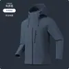 Chaqueta exterior 3 en 1 a prueba de viento e impermeable para hombre y mujer, con capucha, cuello alto, cierre magnético y construcción softshell; un conjunto de dos piezas adecuado para el montañismo
