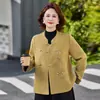 Nueva prenda de abrigo de otoño estilo chino para madres, con un abrigo de lana de doble cara con un diseño chino tradicional, adecuado para mujeres de mediana edad y mayores, ofreciendo un look elegante y con estilo para primavera y otoño, con botones decorativos