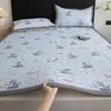 2026 Novo Estilo Tapete Refrescante de Tecido Grosso com Borda Larga Cobertura de Cama com Enchimento de Algodão, Respirável para Uso Doméstico, Tapete Refrescante de Tecido Grosso de Verão para Dormitório