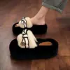 Pantuflas Peludas de Suela Gruesa para Mujer Pequeña, Elegante Modelo Nuevo para Otoño e Invierno 2025, Pantuflas Calientes que Aumentan la Altura con una Sola Tira para Mujer