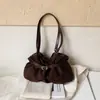 Bolsa Plissada de Pelúcia Camurçada de Alta Qualidade Feminina 2026 Nova Outono Grande Capacidade Bolsa de Ombro Único Bolsa Tote Retro para o Dia a Dia