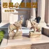 Esculturas de Elefante em Mármore com Trombas Enroladas em Estoque, um Par para Instituições, Esculturas de Elefante em Pedra para Áreas de Entrada