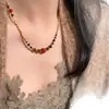 Collar con Piedra Ojo de Tigre Degradado Maillard, Oro Empalmado, Flor de Coche, Ágata Roja, Cadena para Suéter de Otoño e Invierno, Lujo Elegante de Gama Alta Accesible para Mujer