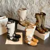 Hebilla de Cinturón de Estilo Británico de Gama Alta Modelo Nuevo 2026 En Stock Botas de Caballero Botas de Motocicleta de Suela Gruesa de Verano Botas Largas de Punta Redonda para Mujer