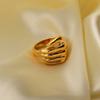 Anillo Puño Cerrado Hip Hop Europeo y Americano de Acero Inoxidable para Hombres y Mujeres Anillo de Acero de Titanio Chapado en Oro de 18K Joyería de Mano de Moda