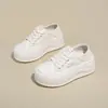 Nuevas Zapatillas Blancas Otoño 2026 Versión Coreana Estilo Ins para Estudiantes Mujeres Suela Gruesa Aumentadoras de Altura Zapatos Deportivos Casuales 27171
