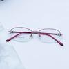 Armazón de gafas de negocio para mujer de moda al por mayor metal medio armazón cepillado lente para miopía gruesa chapado en oro plano luz pequeño armazón
