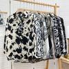 Camisa Holgada de Estilo Frío con Estampado de Leopardo de Tinta de Manga Larga para Mujer Otoño Elegante Sentido del Diseño Nicho Top de Superposición