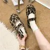 Sapatos Mary Jane felpudos para mulheres, novo estilo inverno 2026, para usar ao ar livre, mocassins fofos e peculiares, fecho de velcro, sola plana, sapatos de algodão com forro de fleece