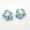 Flor pequeña tejida a mano 4CM pompón de lana flor para accesorios de ropa bolsa pinza para el pelo accesorios broche flor de ganchillo diy