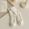 Meias de Cano Médio em Fleece de Coral para Outono e Inverno com Forro de Lã Espessas Quentes Meias Femininas com Laço para Dormir em Casa Meias de Lua