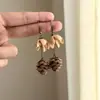 Pendientes de Ganchos para Orejas con Colgante Redondo Geométrico de Ratán y Cuentas de Madera Aguja Plateada Estilo Étnico Vintage Accesorios Únicos para Orejas Sensación de Gama Alta de Nicho
