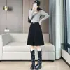 Novas Calças de Veludo Cotelê da Moda Retro Outono/Inverno, Slim Fit, Versáteis, Retas, de Comprimento Médio para Mulheres em Preto