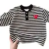 Camiseta de Manga Larga para Niños 2026 Otoño Temprano Nueva Marca Moderna para Niños Camiseta Base con Raya de Corazón para Bebés y Niños con Diseño de Media Cremallera