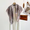 Lenço Feminino 2026 Primavera Novo Estilo Coreano Bloco de Cores Retrô Grafite 90 Lenço Grande Versátil Lenço de Pescoço Lenço de Seda Xale Algodão Linho