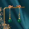 Design estilo palácio moda nacional novos acessórios de esmalte incrustados com calcedônia natural borla brincos de tarraxa dourados antigos para mulheres