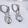 Brincos Exclusivos de Luxo Leve de Novo Estilo para Mulheres, Brincos de Zircônia em Formato de Gota d'Água, Pequenos, Simples e Versáteis